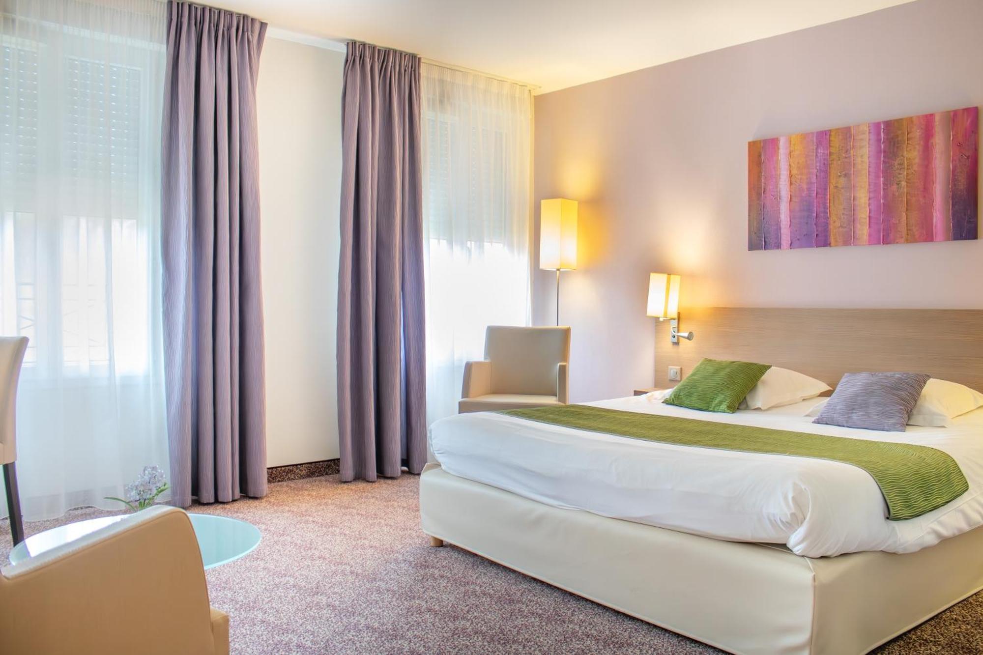 Brit Hotel シャトーダン エクステリア 写真