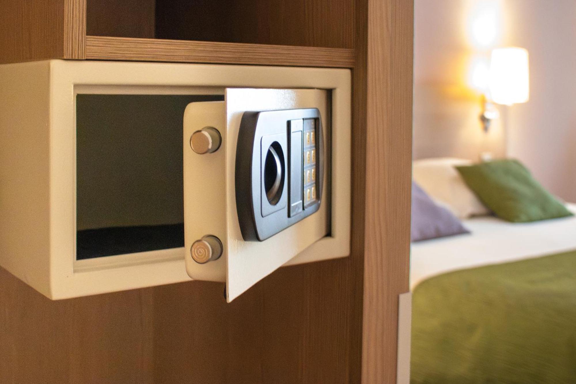 Brit Hotel シャトーダン エクステリア 写真