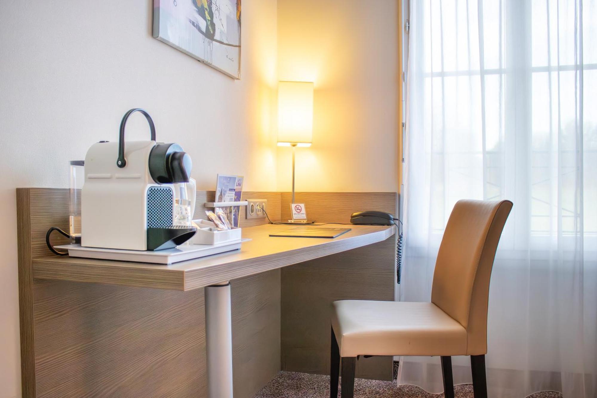 Brit Hotel シャトーダン エクステリア 写真