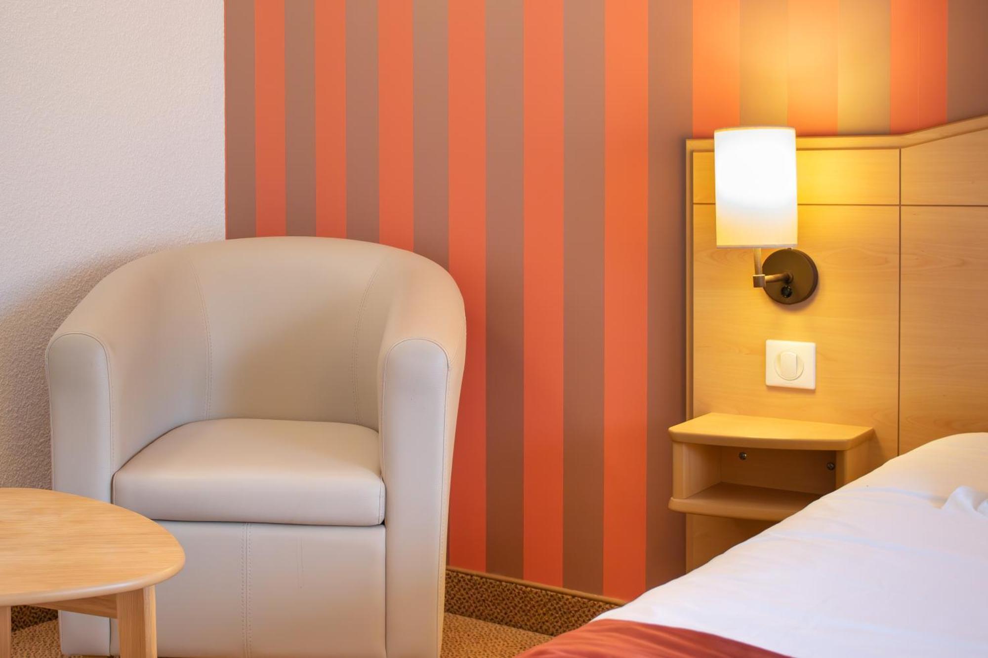 Brit Hotel シャトーダン エクステリア 写真