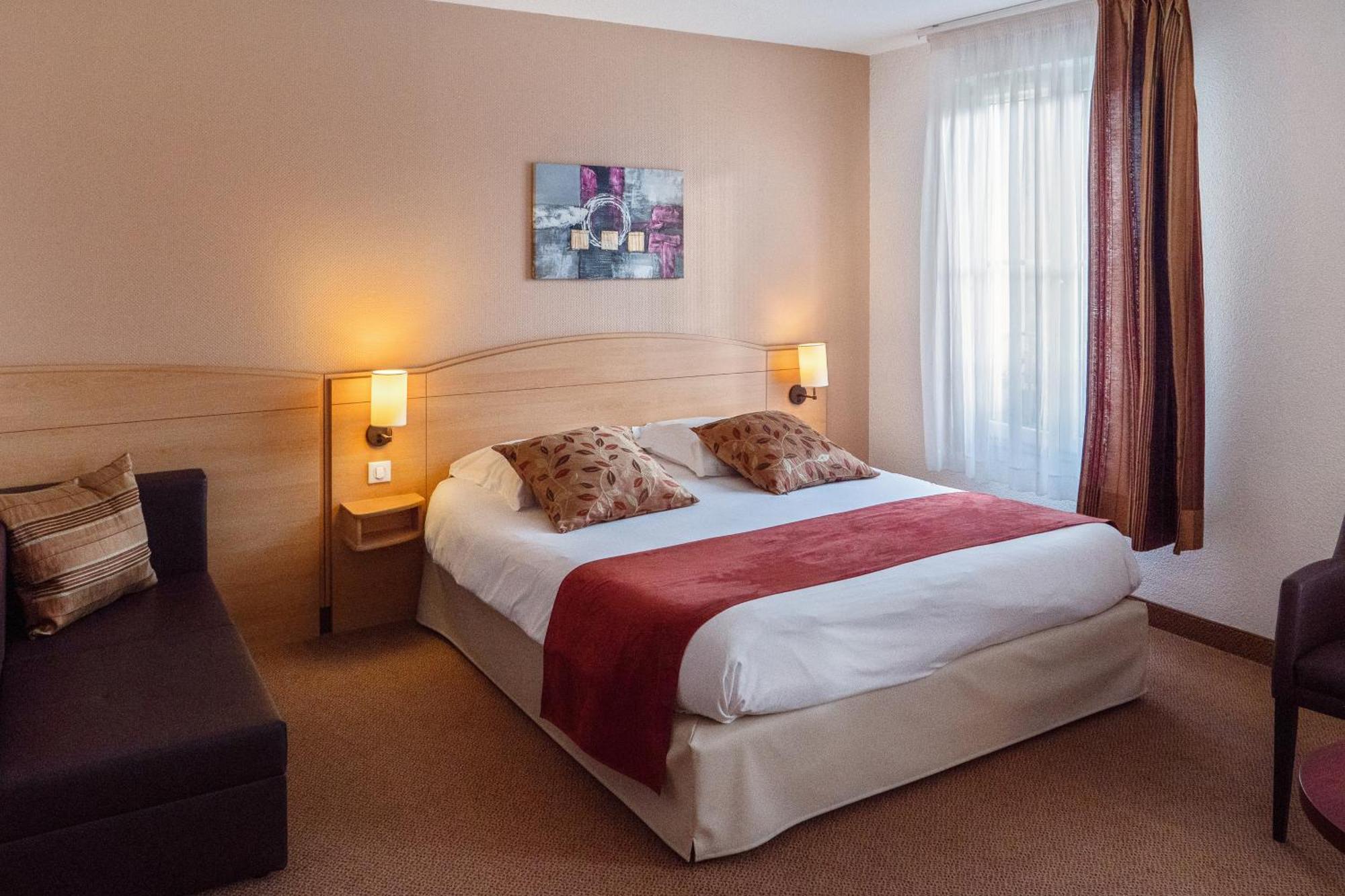 Brit Hotel シャトーダン エクステリア 写真