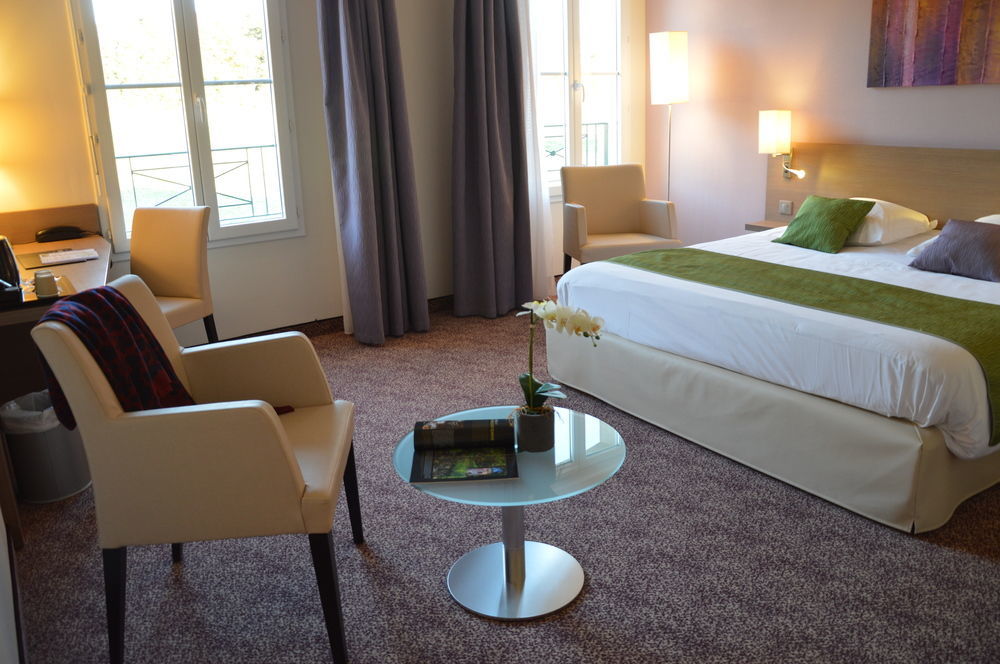 Brit Hotel シャトーダン エクステリア 写真