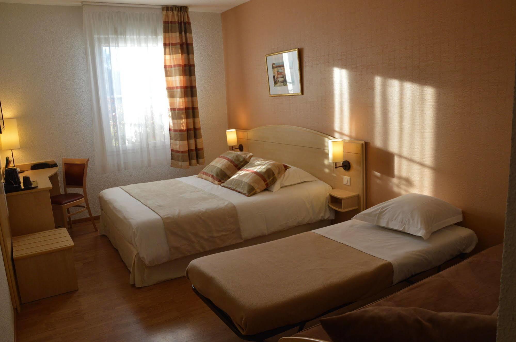 Brit Hotel シャトーダン エクステリア 写真