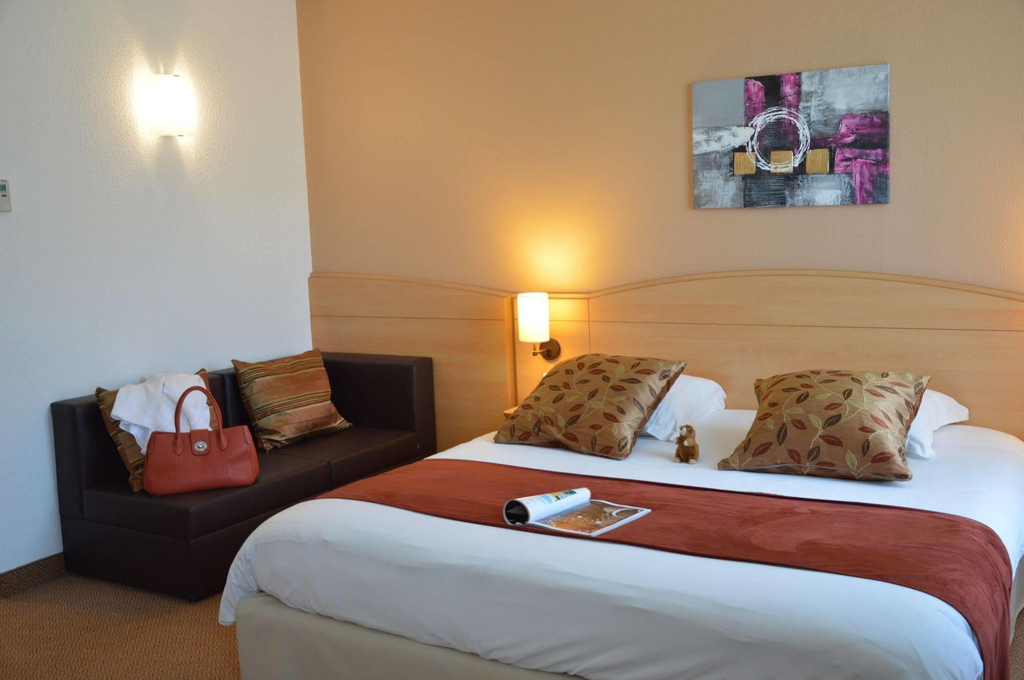 Brit Hotel シャトーダン エクステリア 写真